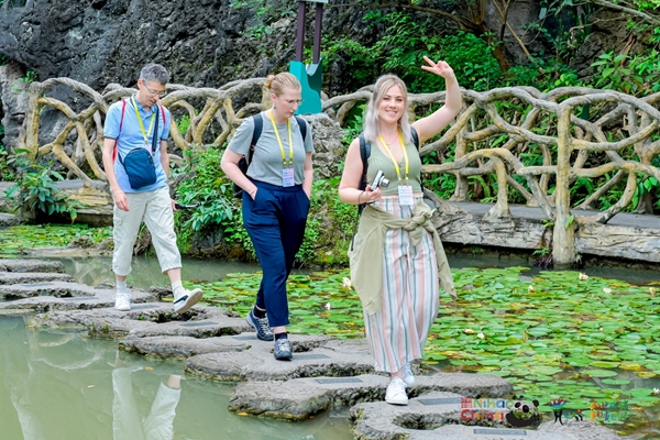 多彩贵州不止一面 欧洲国家旅行商打卡黄果树景区_fororder_图片5