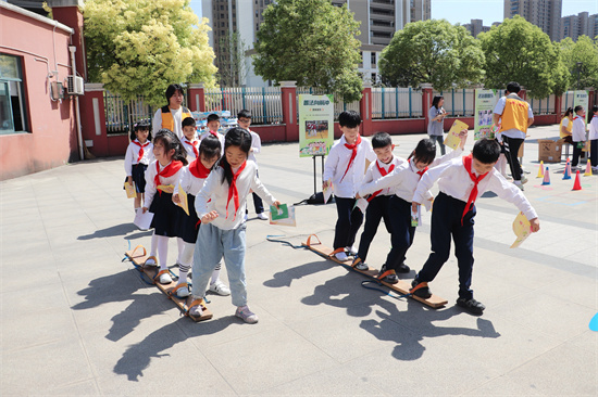 “雏鹰护法”“典”伴成长 泰州市第二届法治儿童节暨法治嘉年华活动在海陵举办_fororder_图片4