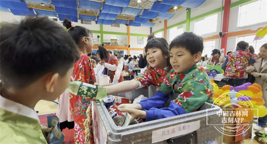 慕了！慕了！“擎天柱”“大黄蜂”都来了！ 东师附小的“六一”遇“校节”玩嗨了