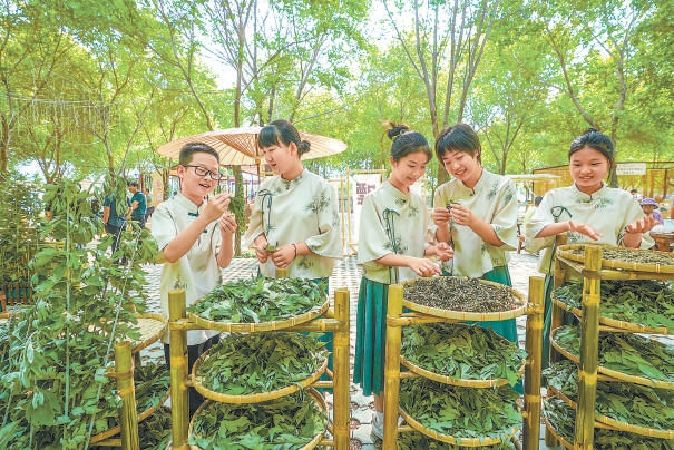 浓情叙传承，粽香话安康！京城端午节日气氛渐浓