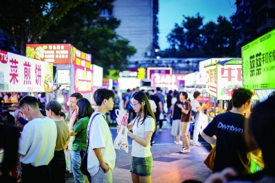 这里的夏夜 “烟火气”升腾_fororder_121271-新镜界 夜市烟火气—图片121245_b