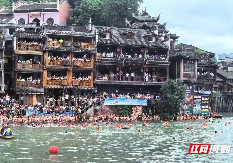 端午假期1368.81万人次游湖南 旅游花费近百亿元_fororder_12