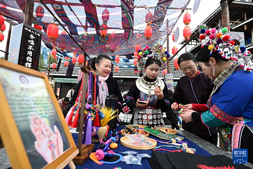 文化中国行丨平岩村：侗寨笙歌奏唱富村强音