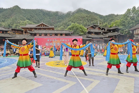 端午假期圆满结束 贵州西江千户苗寨景区期待与您共赴夏日之约_fororder_640 (3)