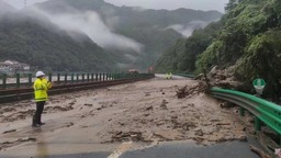 道路通行中断、列车停运 陕西这些地区受暴雨影响