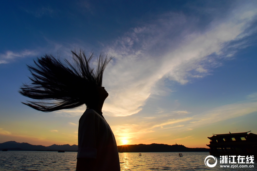 久违了！日落西湖现夕阳云天