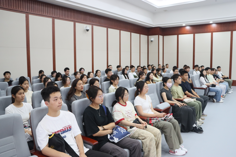 法治守护 扬帆起航 ——渭南市“扬帆计划”大学生暑期职场体验活动走进市中级人民法院_fororder_图片2