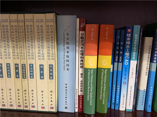 （稿件字数 已和记者沟通过，但采访对象学校建议不删）用科技成果转化护航经济社会发展 西建大黄廷林为西安筑牢饮用水“安全防线”