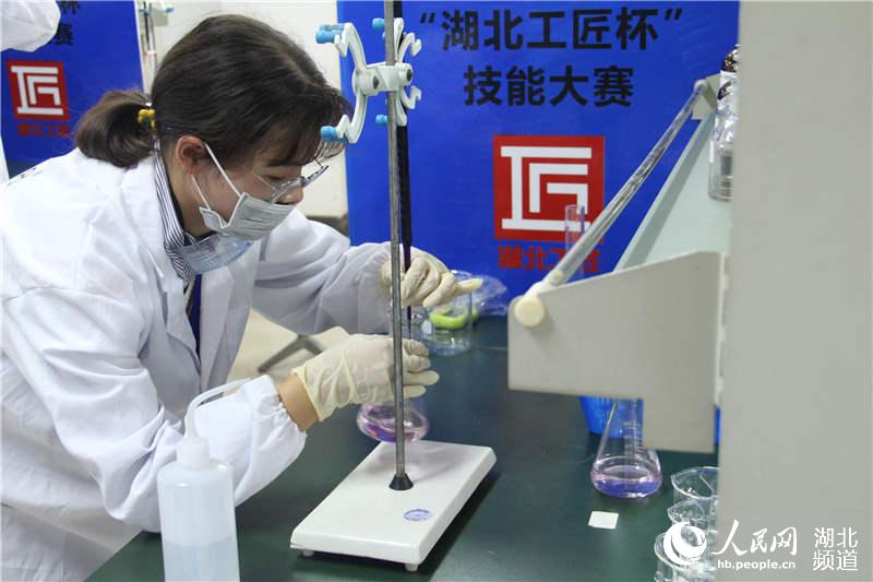 湖北化学与环境行业职业技能大赛开赛