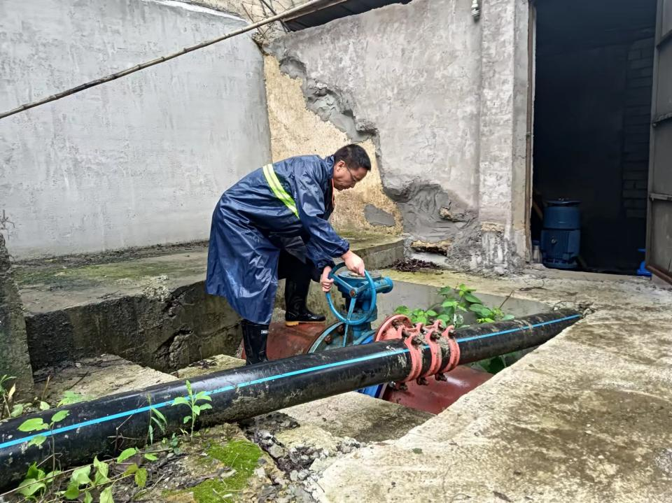 赵敬献：与时间赛跑的“供水卫士”_fororder_图片1