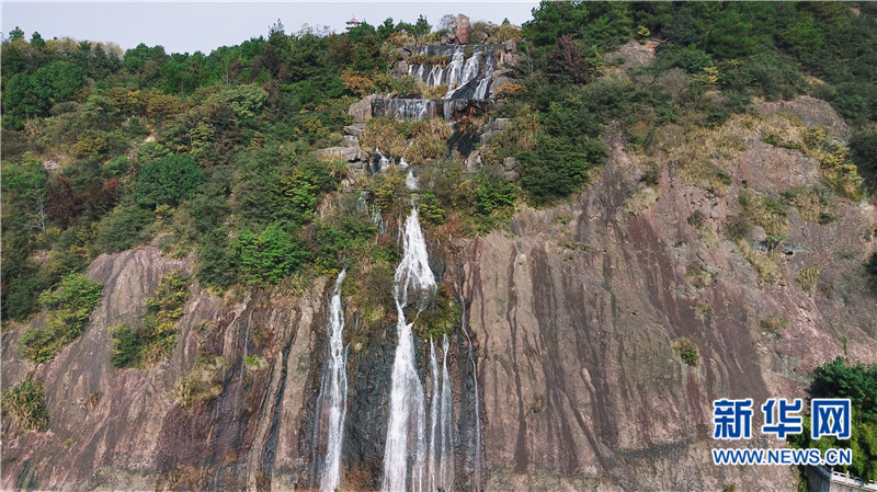 航拍湖北大冶雷山风景区 雷峰塔下感受亿年火山奇观