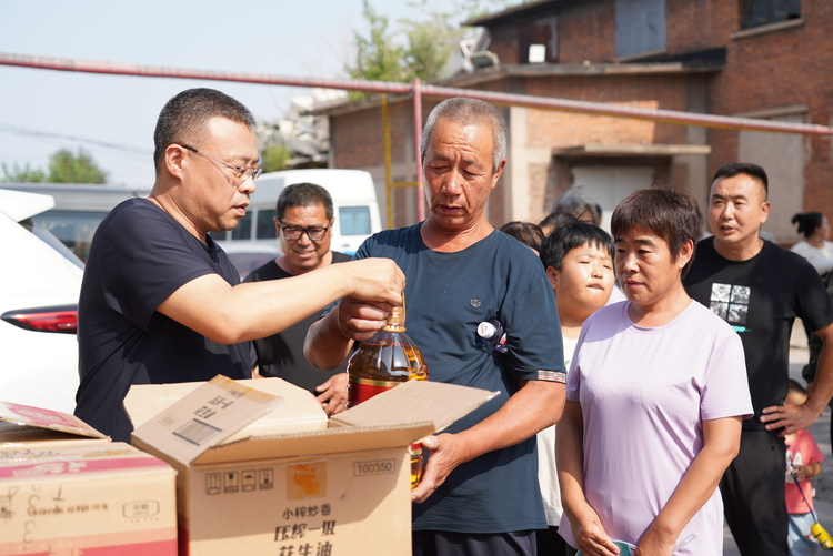 唐山开平：真情关爱暖童心_fororder_图2.JPG