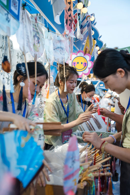 点亮热辣夏夜 ——2024年广西暑期文化旅游消费季走笔