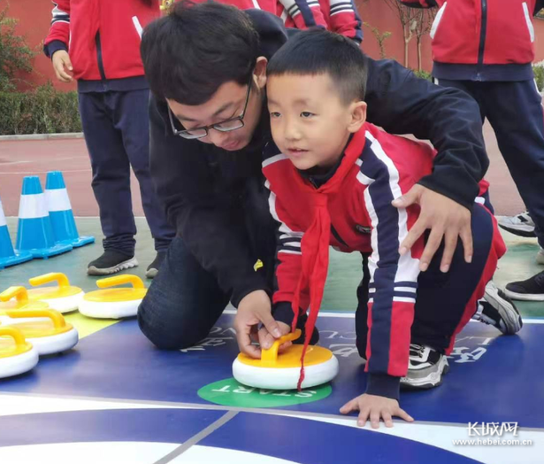 炫酷来袭，看足球小将如何“上冰雪”