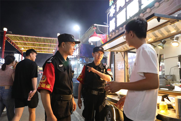 辽宁公安出动警力10.3万余人次开展夏夜治安巡查宣防集中统一行动_fororder_公安3