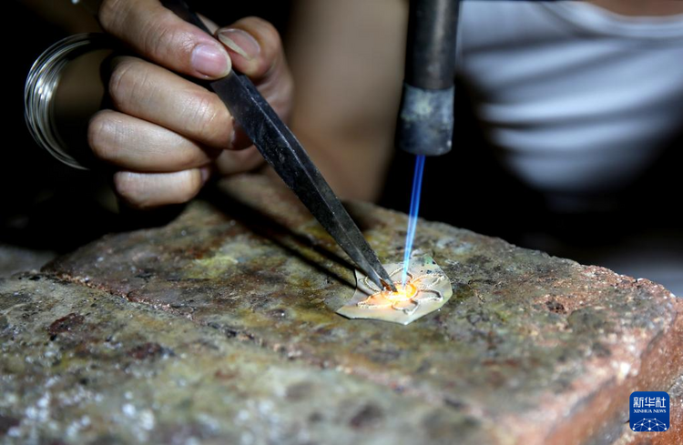 贵州雷山控拜村：600年间回荡的银之歌