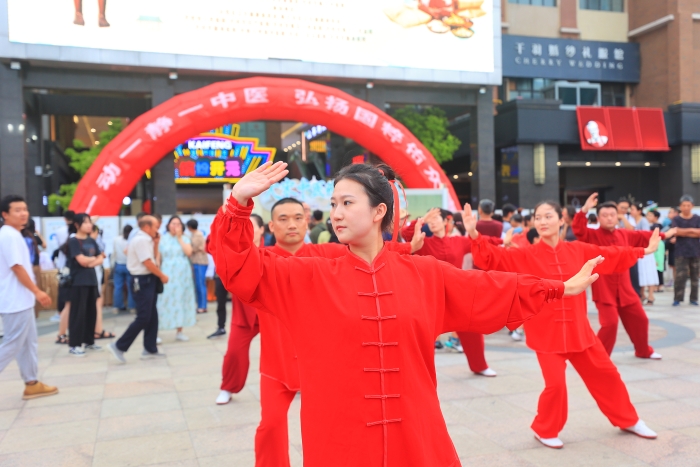 “大宋中医药文化市集”热闹非凡