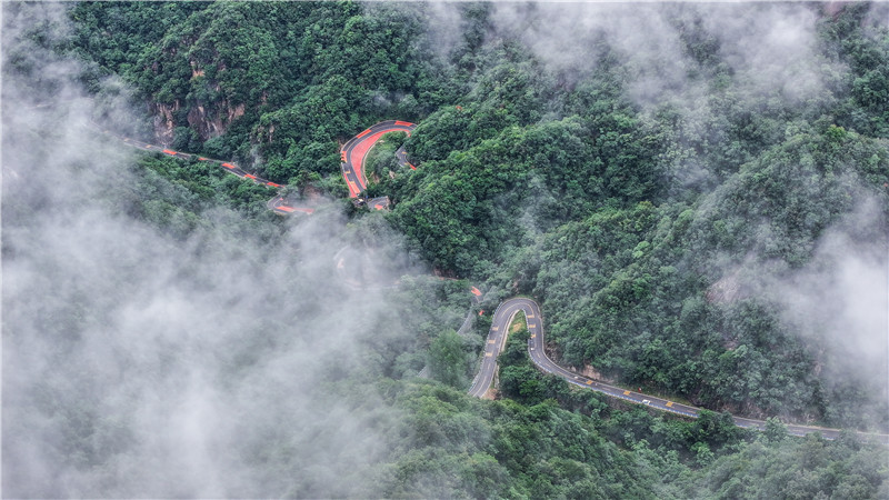 平顶山鲁山石林路：云雾缭绕美如画_fororder_DJI_20240715164549_0294_D