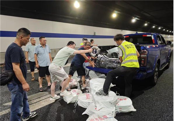 雨水倒灌 应急抢险 武汉长江隧道公司驰援襄阳鱼梁洲隧道_fororder_图片11