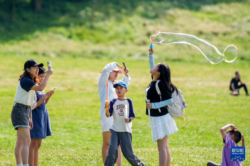 重庆武隆：避暑休闲游升温