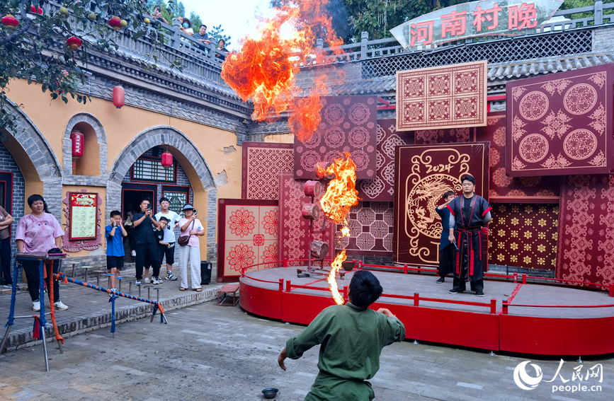 何以中国 行走河南|陕州地坑院：民居史上的活化石