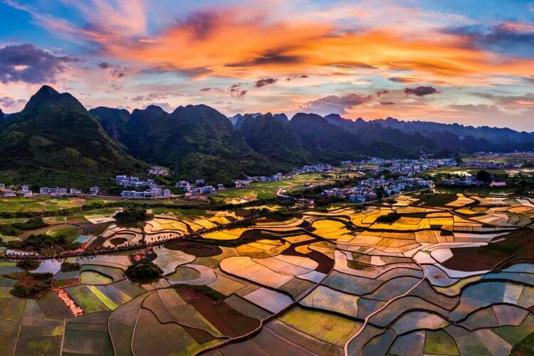 贵州山地丨“飞”进万峰林，独享夏日“松弛感”