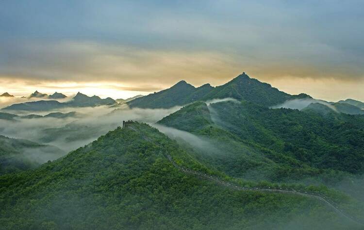 葫芦岛：长城云海美如画