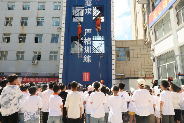 【原创】甘肃陇南西和消防：萌娃“打卡”消防队站 畅享暑期消防之旅_fororder_IMG_0976.JPG