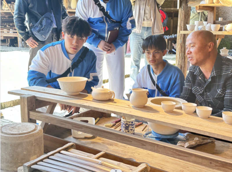 景德镇陶瓷大学社会实践队赴景德镇开展基层服务实践活动_fororder_图片22