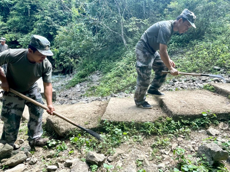 广西“云说壮美 走边关”：一条巡边路 浓浓“爱国情”_fororder_图片4