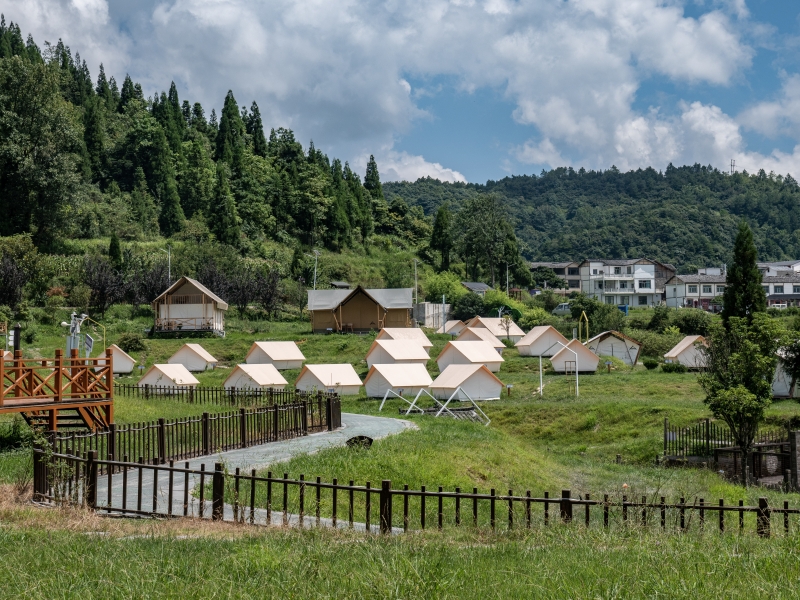 贵州夏日“松弛感”爆火！暑期文旅新风尚引领避暑游热潮