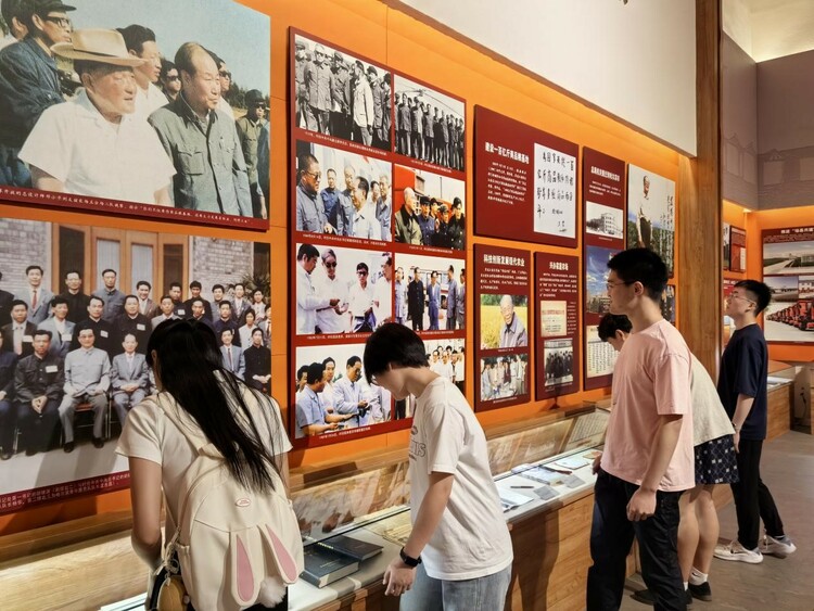 从课堂到田野 林大学子‘砼’心同行