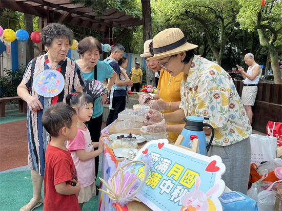 南京雨花上怡新村社区开展“盈月揽芳华，美好共此时”中秋主题游园会_fororder_图片3