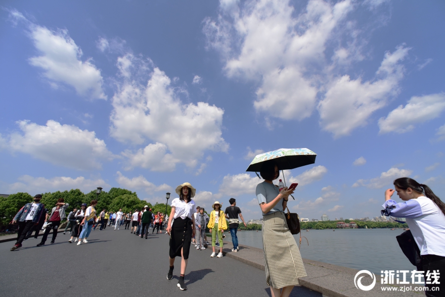 雨水离去 西湖晴归