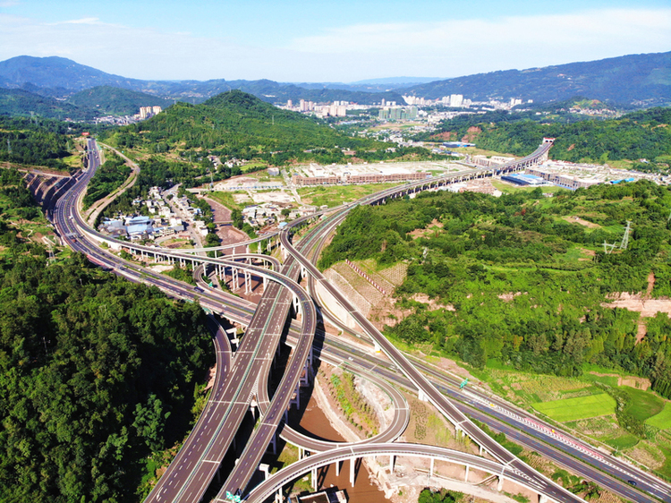 邛芦荥高速公路项目启动 雅安北部交通再提速_fororder_完善的路网结构让域内交通更加通畅--供图-雅安市交通运输局