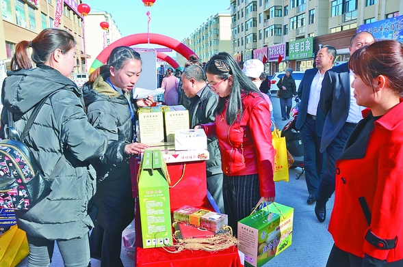 汤原“抓两头带中间”全域建设美丽乡村