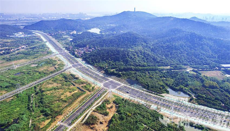 山湖大道通车 武汉再添一条生态南北大道_fororder_微信图片_20240919093153