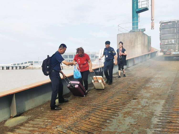 台风“普拉桑”逼近 舟山72条水上客运航线全线停航_fororder_1836574455662768128_1280px