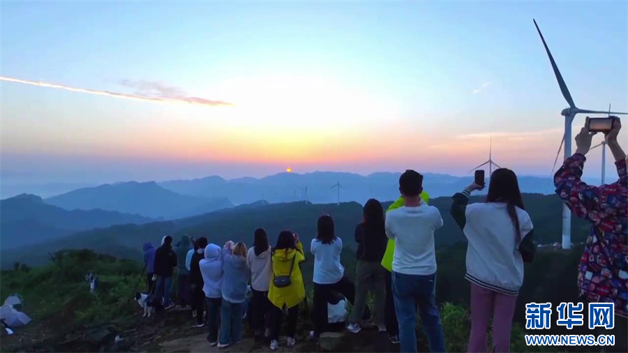 重庆武隆：邀你一起赏浩瀚星空，迎日出日落