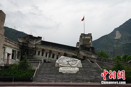 汶川地震灾区这十年：从重建到“重生”