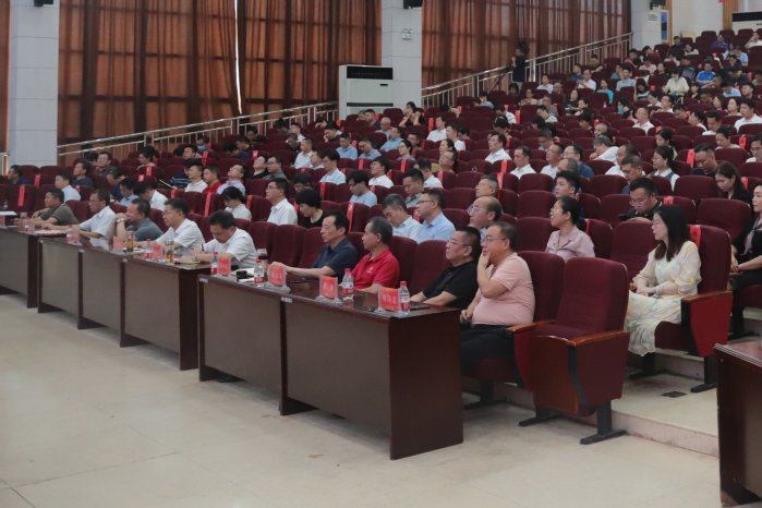 “陕公大学堂”学习贯彻党的二十届三中全会精神专题宣讲会在我校举行