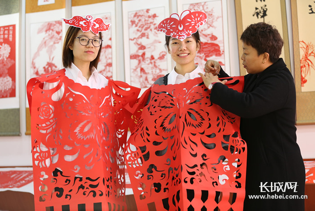 河北平乡：剪纸服饰 展现非遗之美