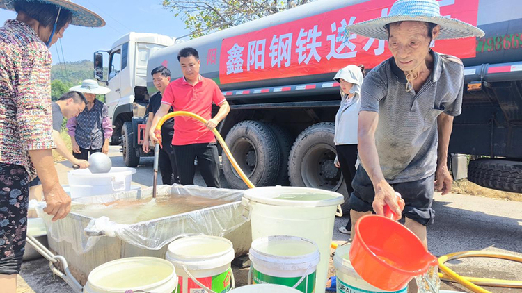 泸州合江：代表送水解民忧 滴滴甘露润民心_fororder_图片-1