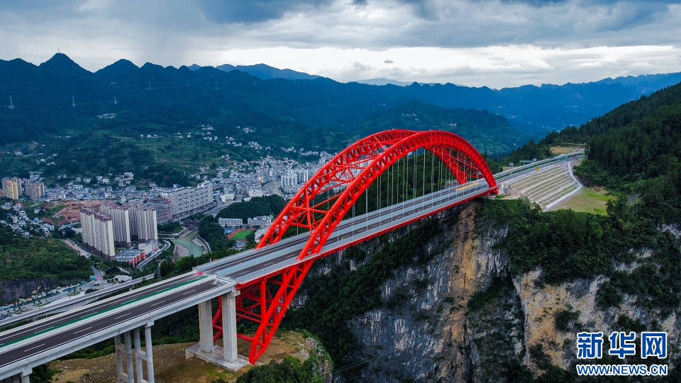 鄂西迎来新“天路”！宜来高速鹤峰东段全面建成