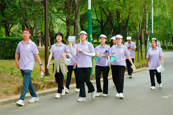 沈阳市浑南区举办第九个“中华慈善日”主题宣传活动启动暨慈善公益主题城市徒步行活动_fororder_杨薇浑南慈善3