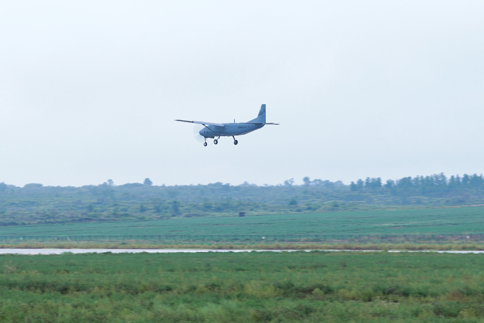 华鹰航空自主研发HE-1大型多功能固定翼无人机成功首飞_fororder_微信图片_20240907144228