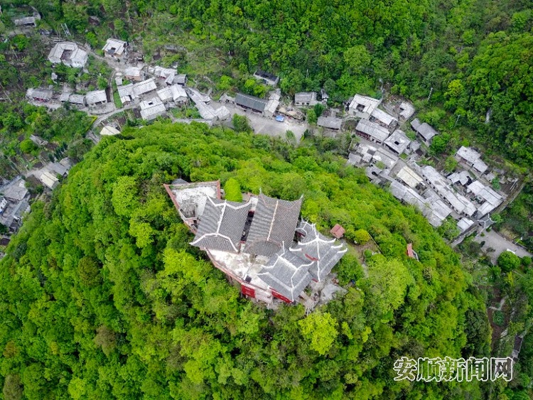 2024“视觉@中国”贵州行专项宣传推广活动｜70余名国内外视觉领域专家学者云集安顺云山屯采风