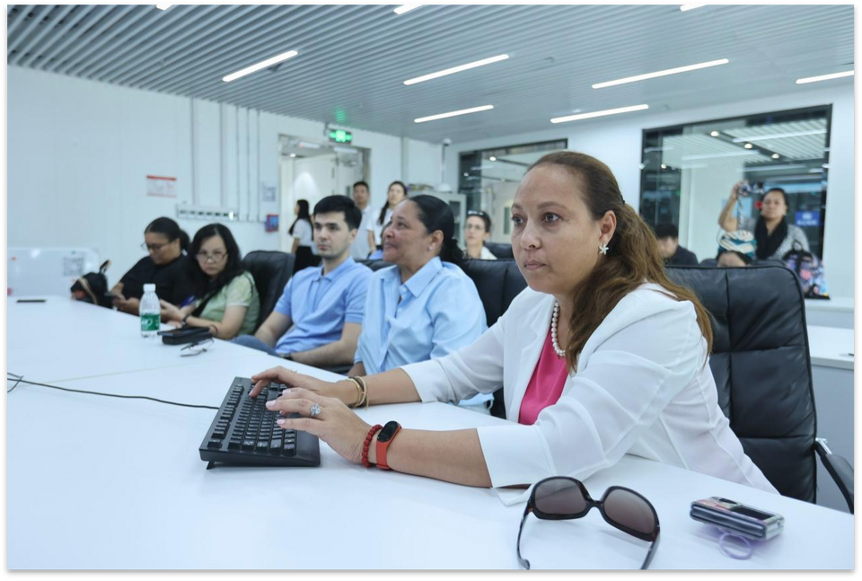 Les épouses des ambassadeurs de 9 pays en Chine sont entrées dans le district de Yanta pour témoigner de la force de Xi'an dans la promotion de la modernisation à la chinoise_fororder_2