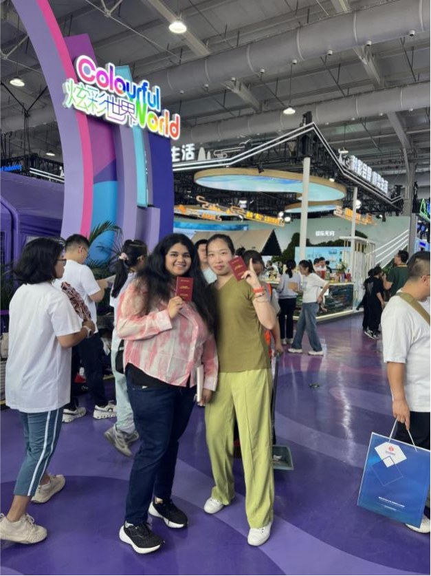 BeijingService's Fans Visit 'Colourful World': Eager for More!_fororder_图片17