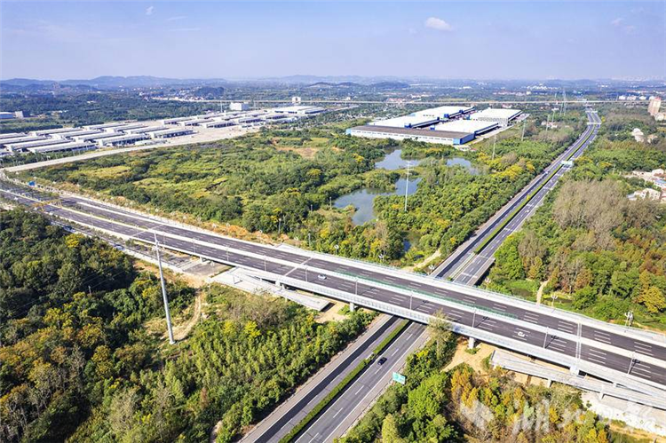 山湖大道通车 武汉再添一条生态南北大道_fororder_微信图片_20240919093159